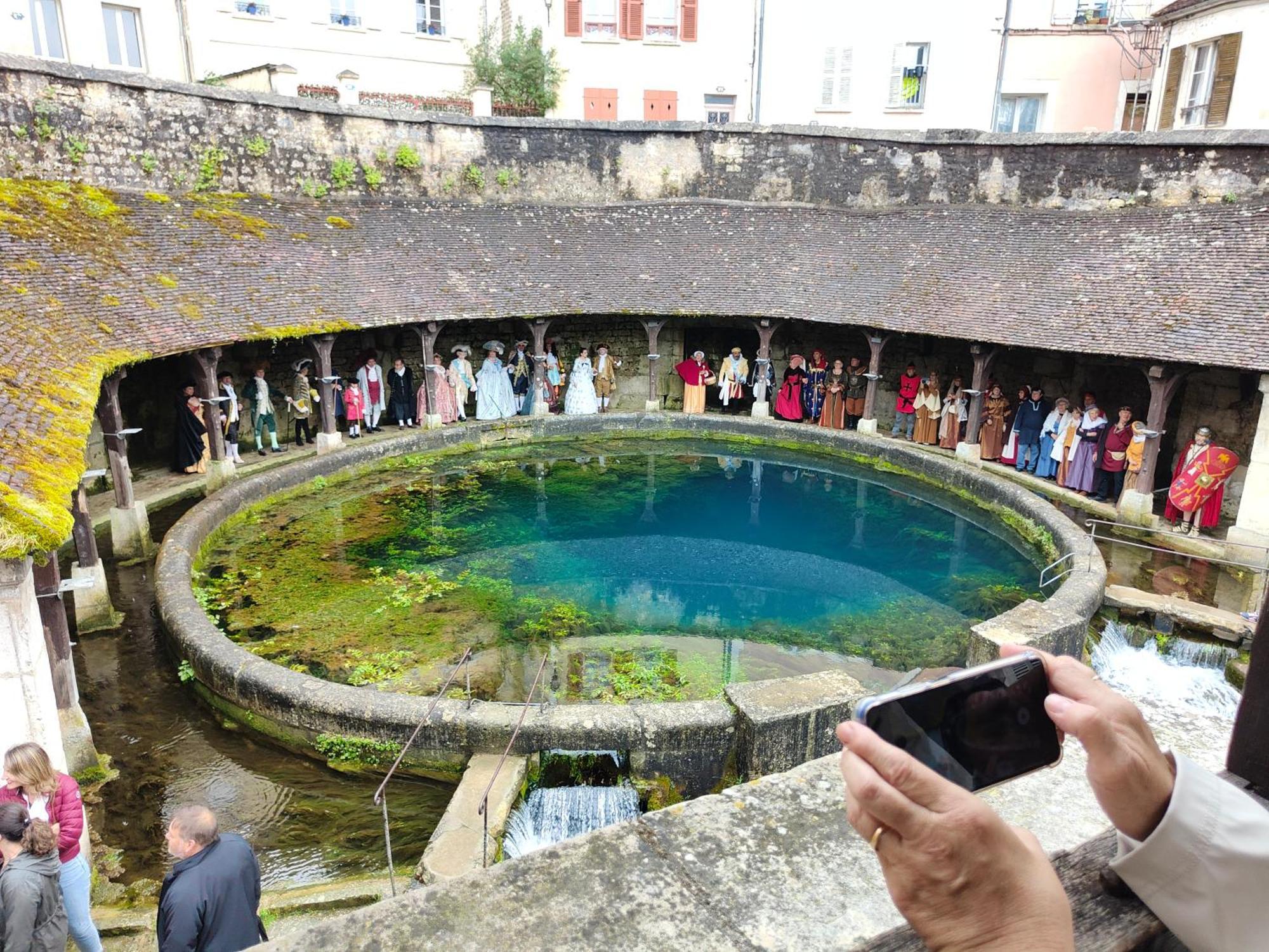 Bed and Breakfast La Taniere Des Tanneries Tonnerre Esterno foto